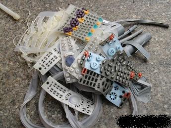 東莞橋?yàn)r專業(yè)廢塑膠、膠粒、膠頭回收價(jià)格行情